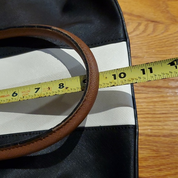 Calvin Klein bag, black/ivory/gold. Great condition, see pics, lots of pockets - Picture 14 of 15